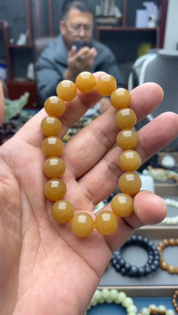 未镶嵌手串和田玉咔*?卡12