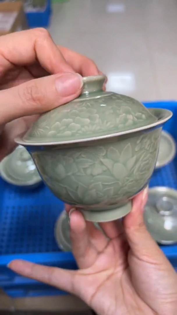 陶瓷青瓷百花两才盖碗（一套）微瑕
