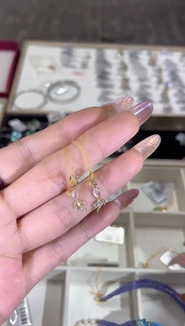 吊坠(不含链)18K金镶嵌翡翠多样性发一       CY