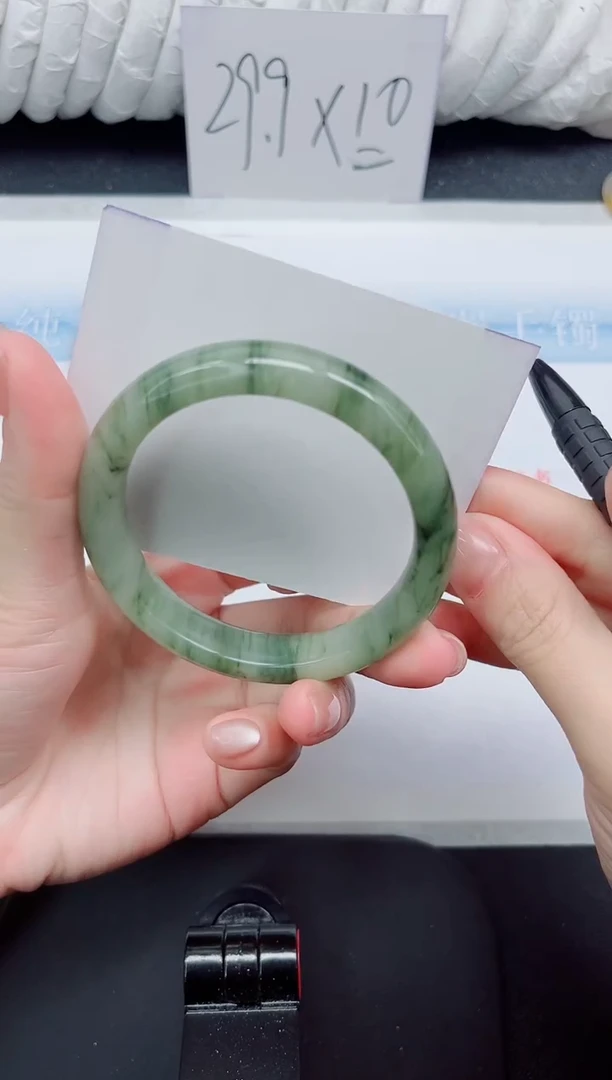 【闪购商品】石英质玉手镯未镶嵌30#56.1