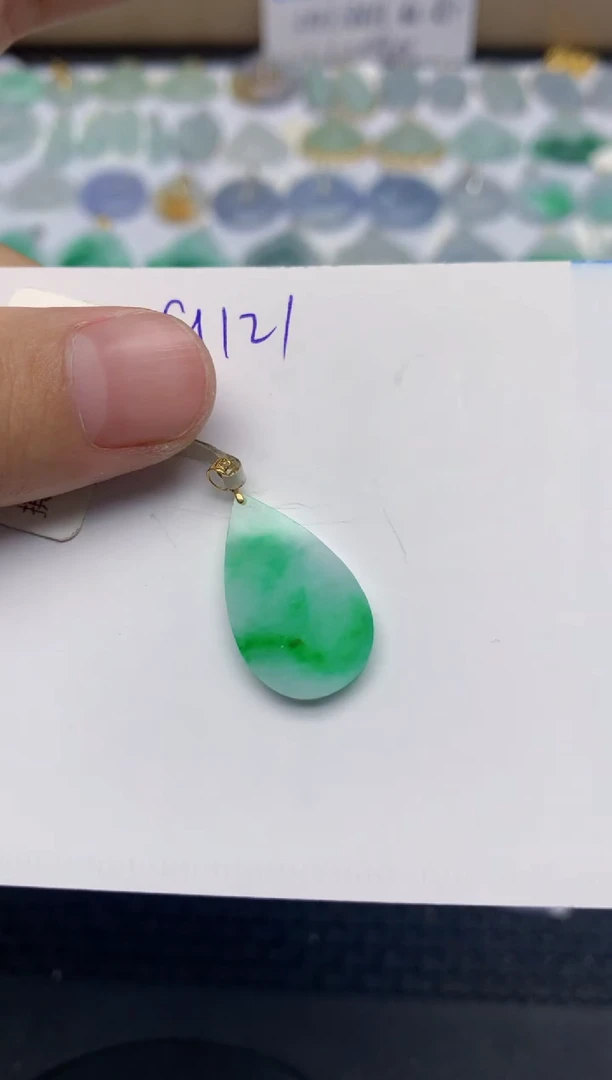 翡翠18K金镶嵌颈饰天然缅甸A货翡翠