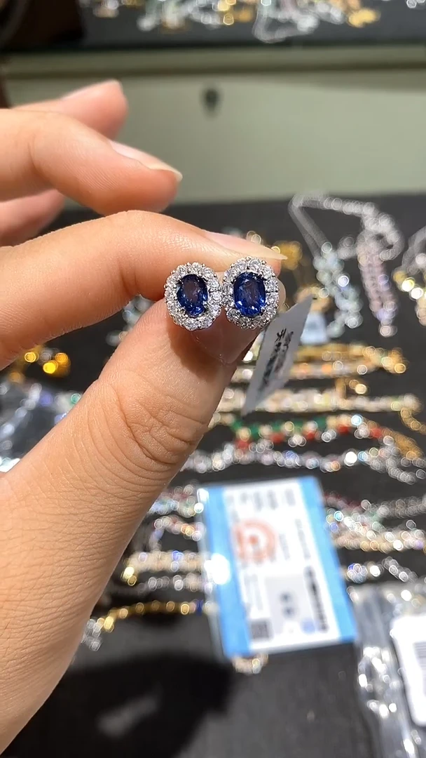 蓝宝石耳饰银S925镶嵌耳钉