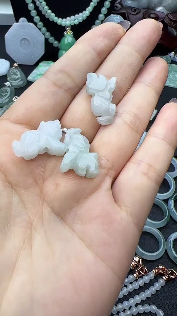 颈饰未镶嵌翡翠生肖虎多样性发其一