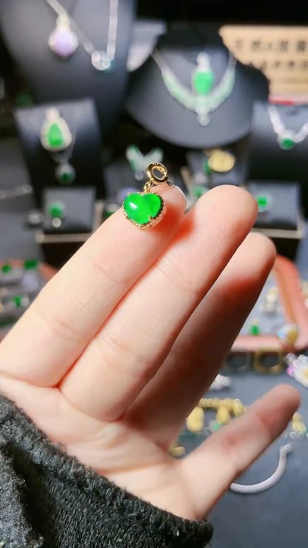 【闪购商品】翡翠吊坠(不含链)银S925镶嵌小提留