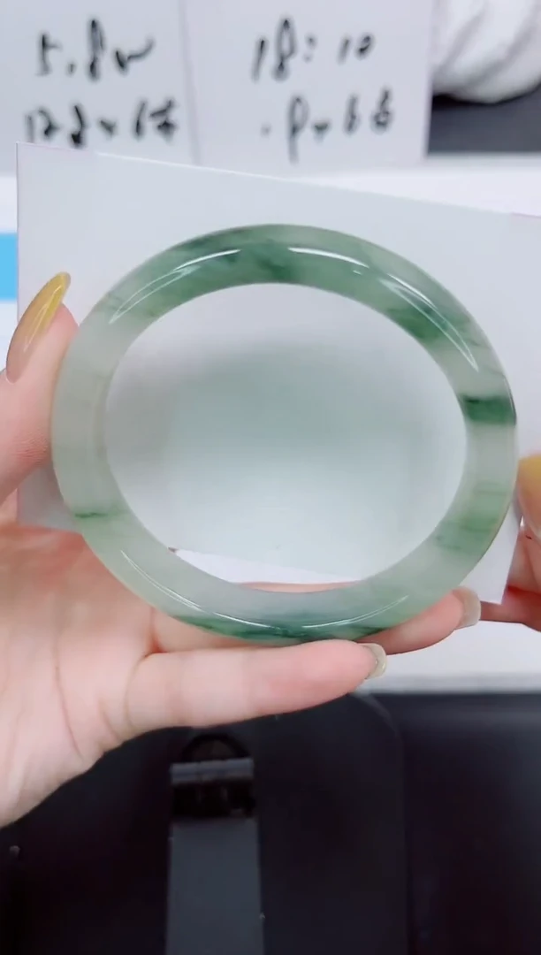 石英质玉手镯未镶嵌373