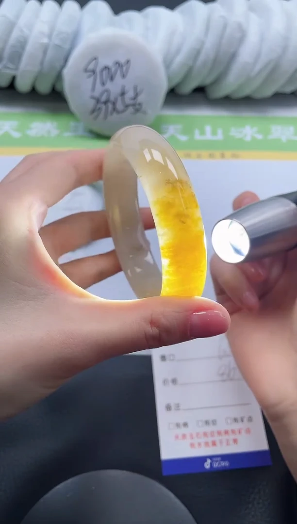 【闪购商品】石英质玉手镯未镶嵌A59-60+