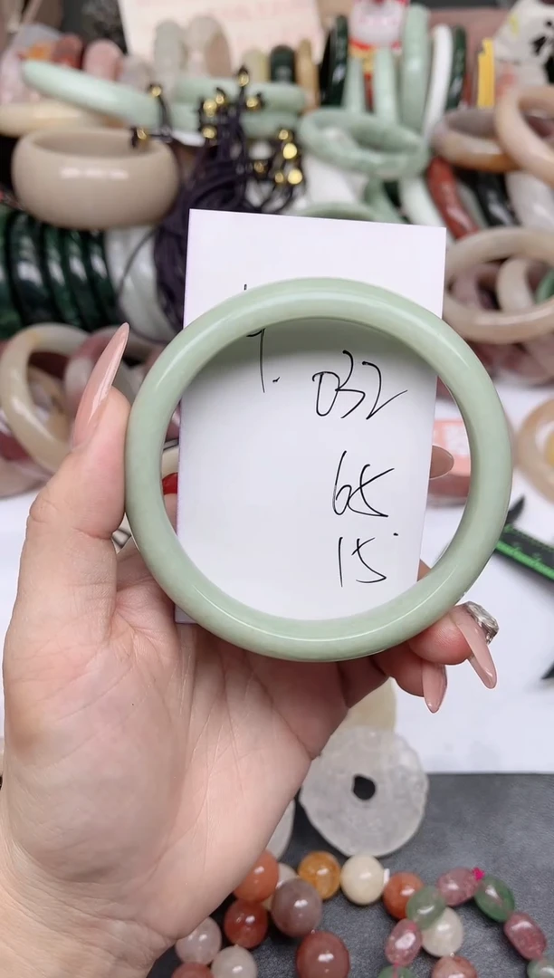 未镶嵌手镯石英质玉032