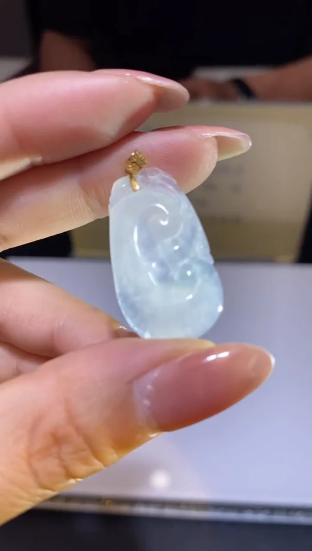 颈饰18K金镶嵌翡翠40371