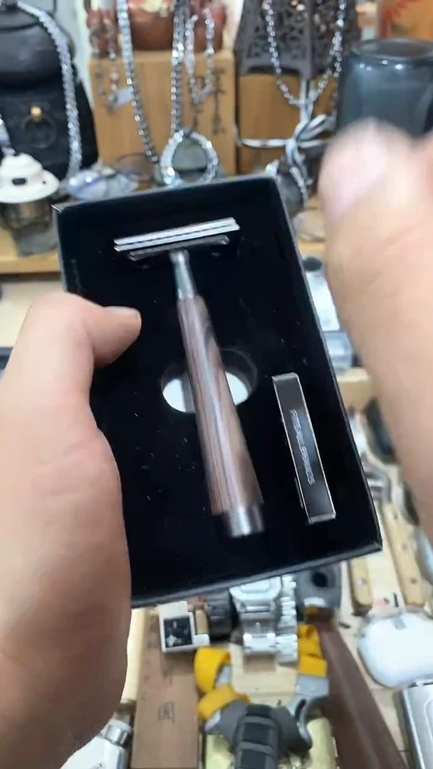 瓷片闪购商品  如图所示