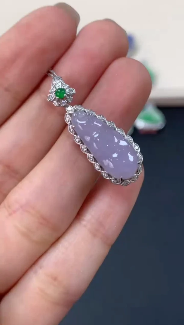 翡翠18K金镶嵌吊坠(不含链)福豆吊坠2500