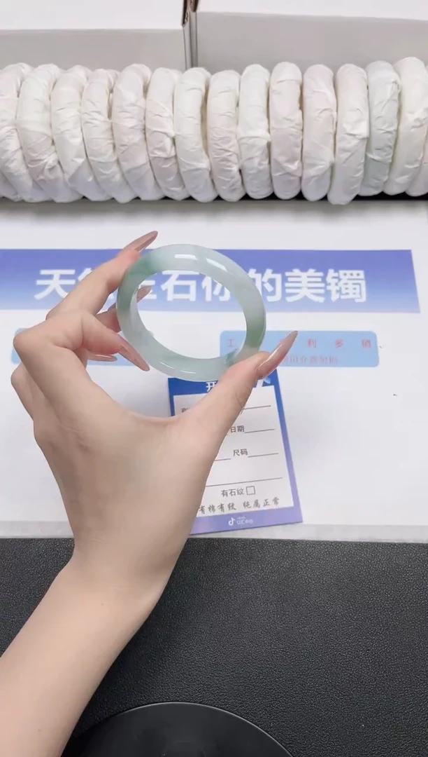 未镶嵌手镯石英质玉3-54