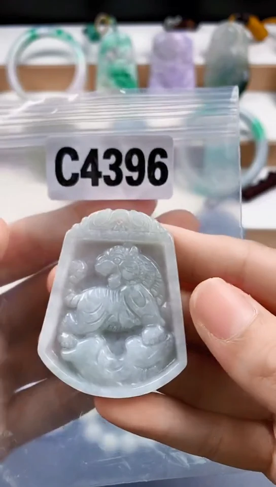 颈饰未镶嵌翡翠天然翡翠吊坠挂饰