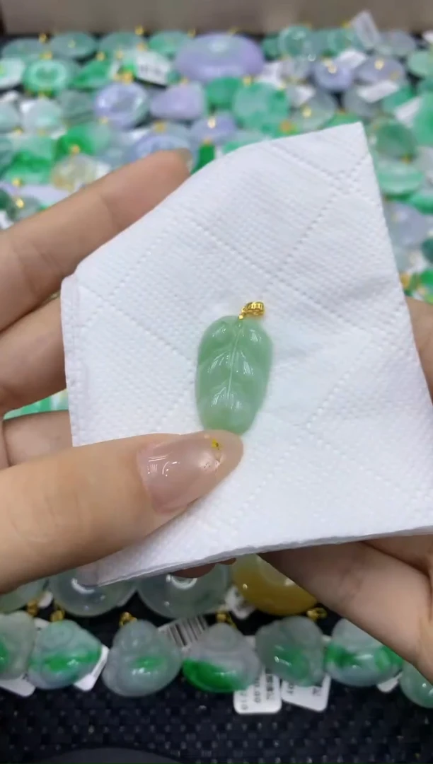 颈饰未镶嵌翡翠天然缅甸翡翠A货