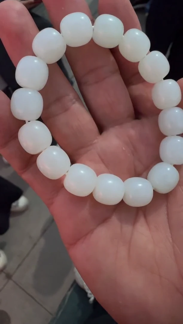 未镶嵌戒指和田玉（糖玉）和田玉