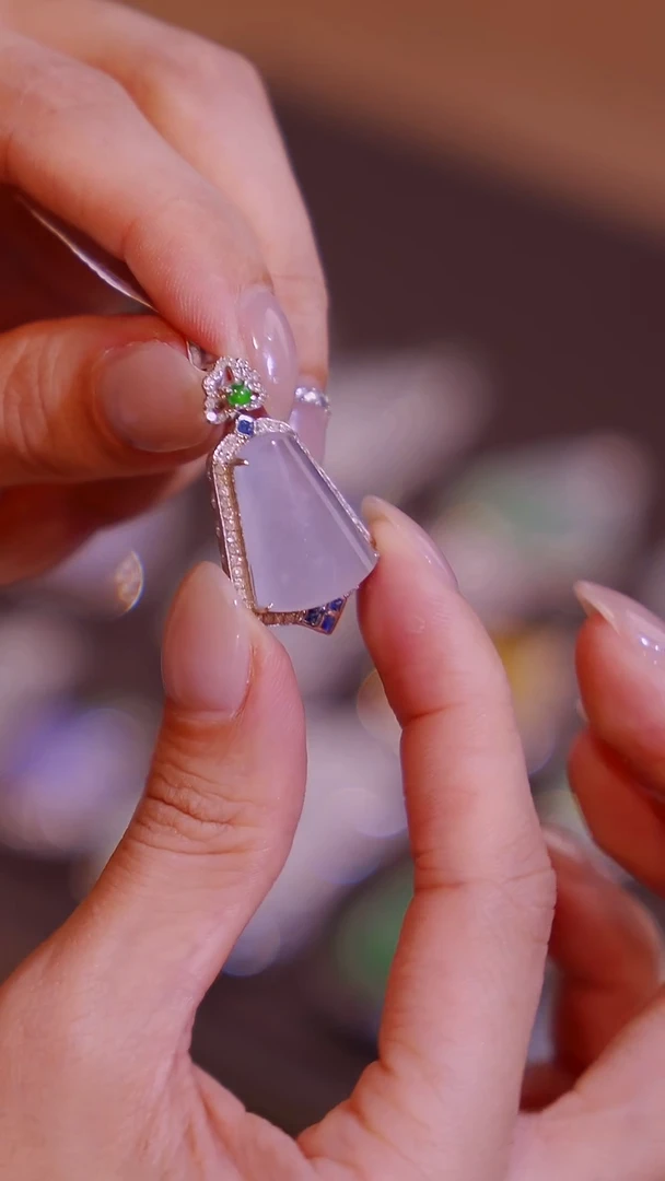 吊坠(不含链)18K金镶嵌翡翠b22