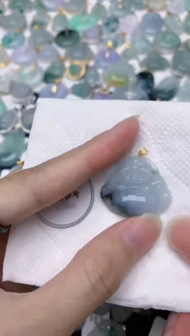颈饰18K金镶嵌翡翠天然A货翡翠