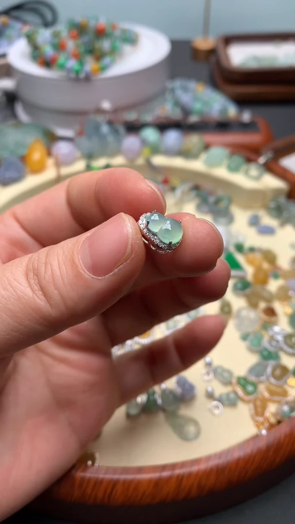 【闪购商品】翡翠颈饰银S925镶嵌翡翠镶葫芦嵌