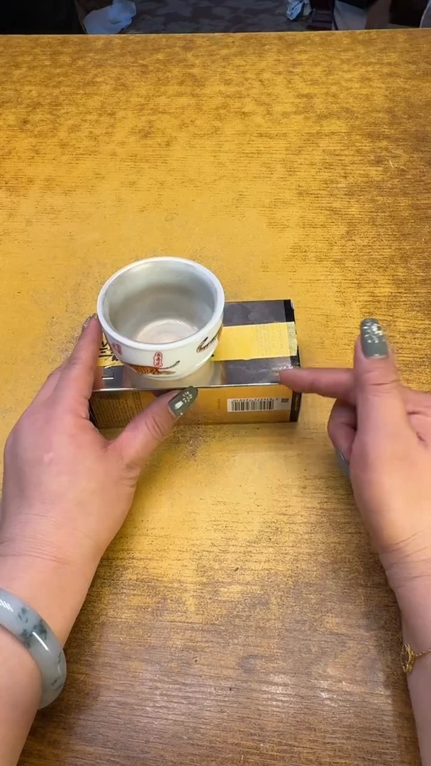 瓷器瓷器瑕盒坏143兰液碗