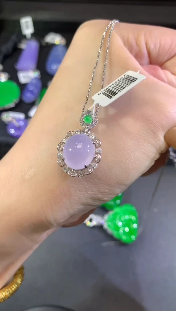 吊坠(不含链)18K金镶嵌翡翠61-蛋面（不含链和扣