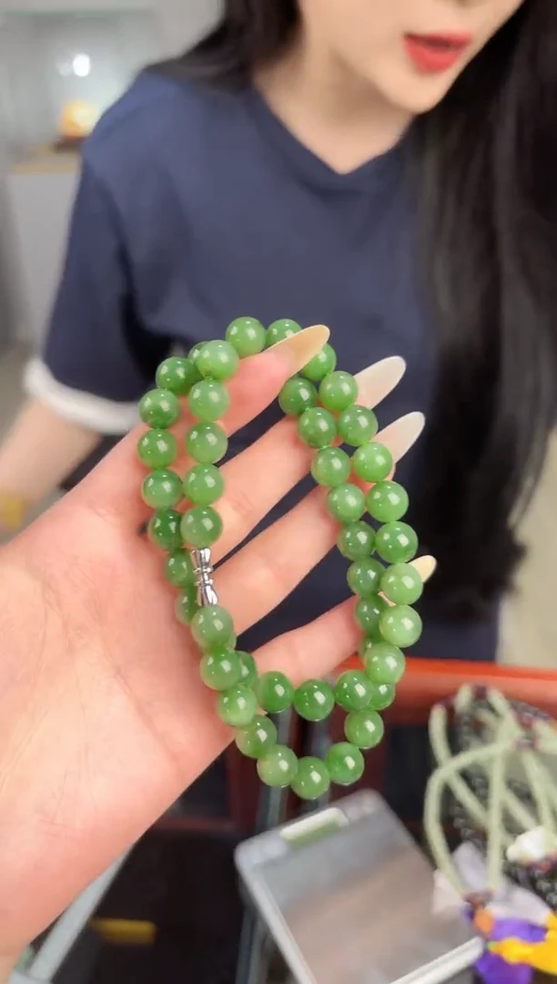 手串未镶嵌和田玉董小姐推荐 多样性发货 拍一发一by