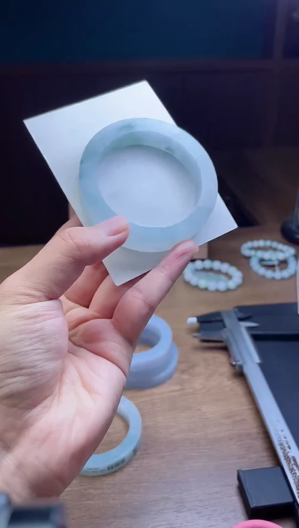 未镶嵌手镯定制翡翠醉*定制