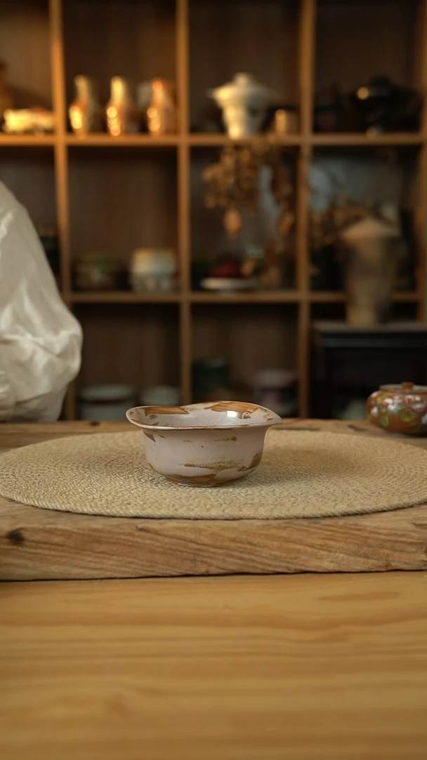橡皮粉系列的小号草帽米饭碗1个
