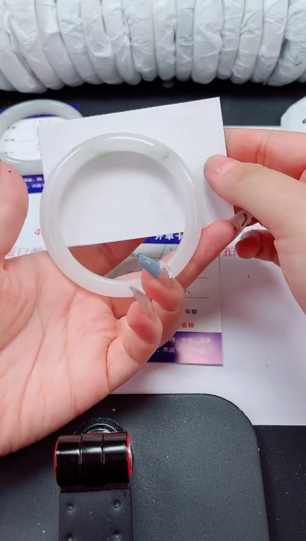 石英质玉手镯未镶嵌154-60/61