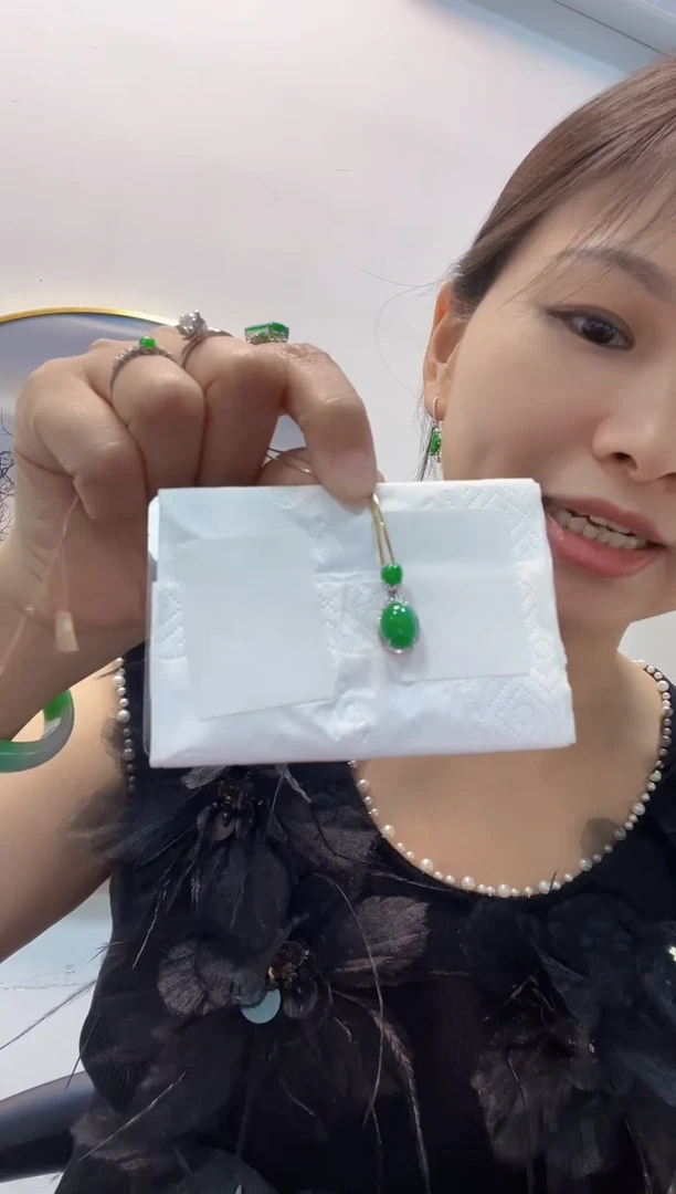 吊坠(不含链)18K金镶嵌翡翠2800