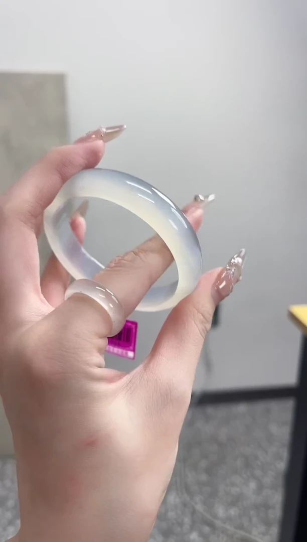 【闪购商品】玛瑙/玉髓手镯未镶嵌56-57圈 需要包容宽胎