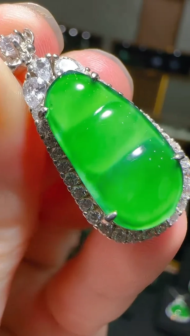 【闪购商品】翡翠吊坠(不含链)银S925镶嵌天然翡翠A货多样性发一件