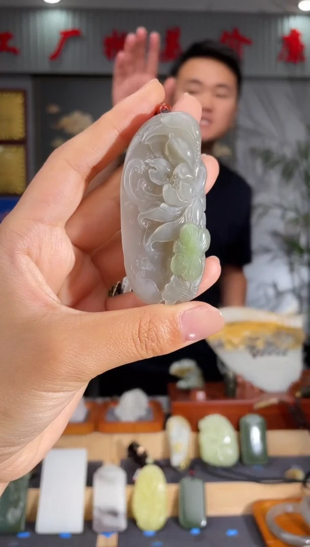 和田玉未镶嵌颈饰1