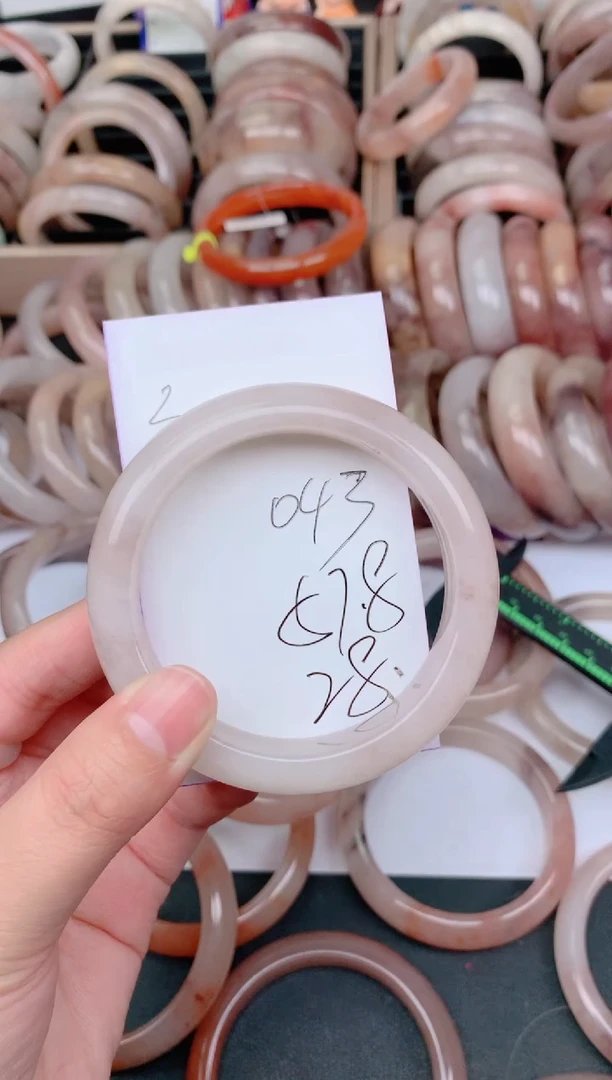 未镶嵌手镯石英质玉043