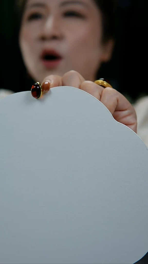 琥珀未镶嵌耳饰一对血珀耳环