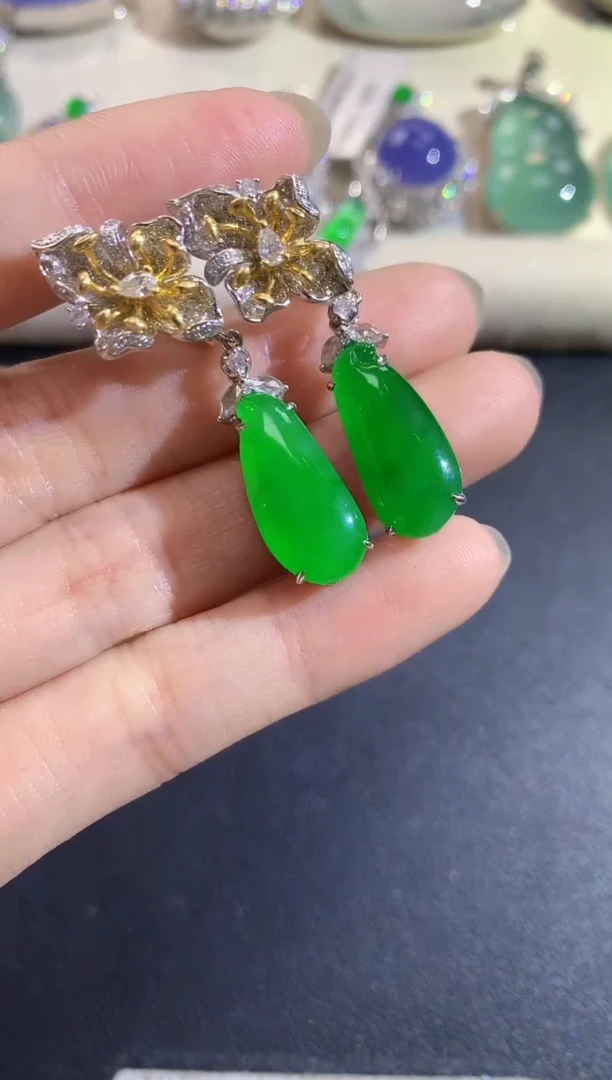 18K金镶嵌翡翠耳饰D7