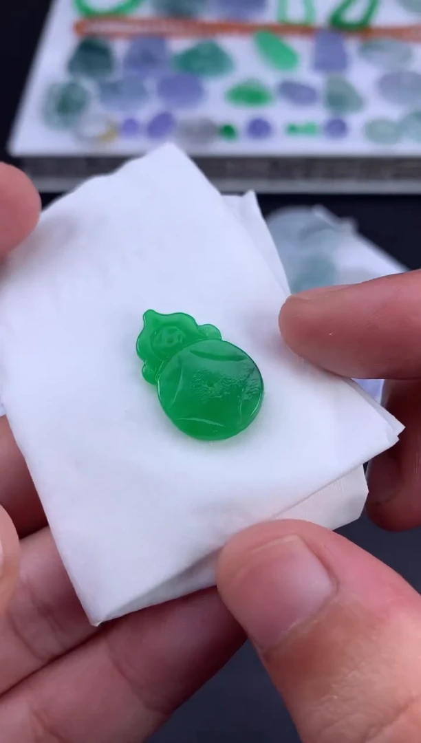未镶嵌定制翡翠小*山翡翠