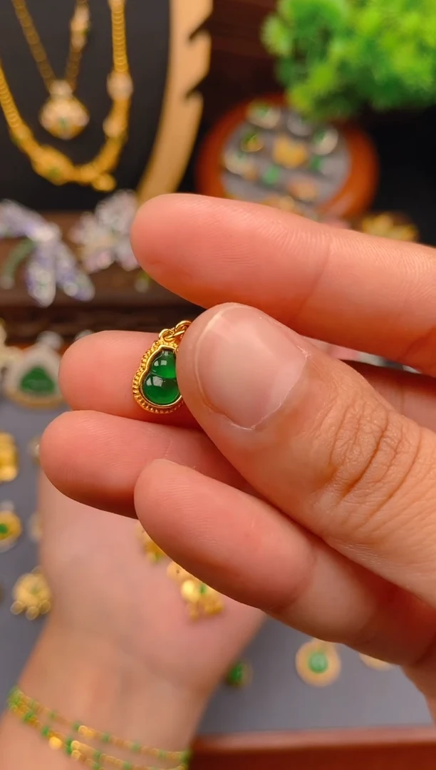 【闪购商品】翡翠吊坠(不含链)银S925镶嵌蛋面葫芦万能扣
