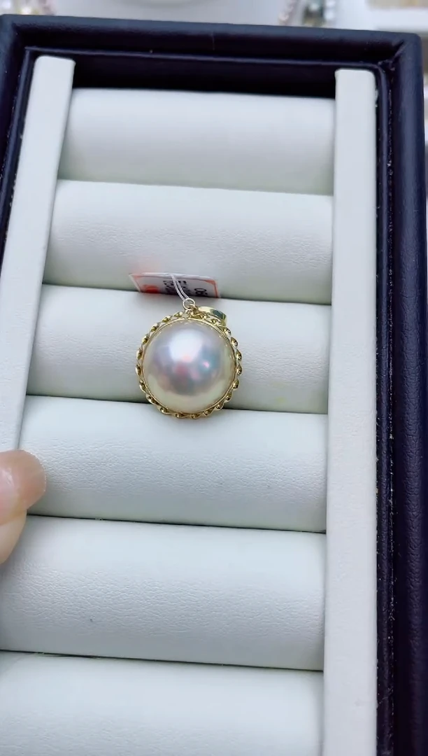 18K金镶嵌拼合珍珠（马贝珠）颈饰W22