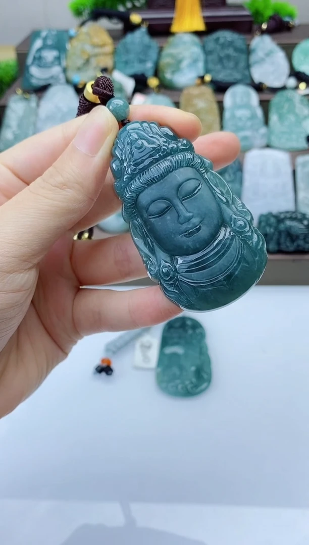 翡翠未镶嵌颈饰
