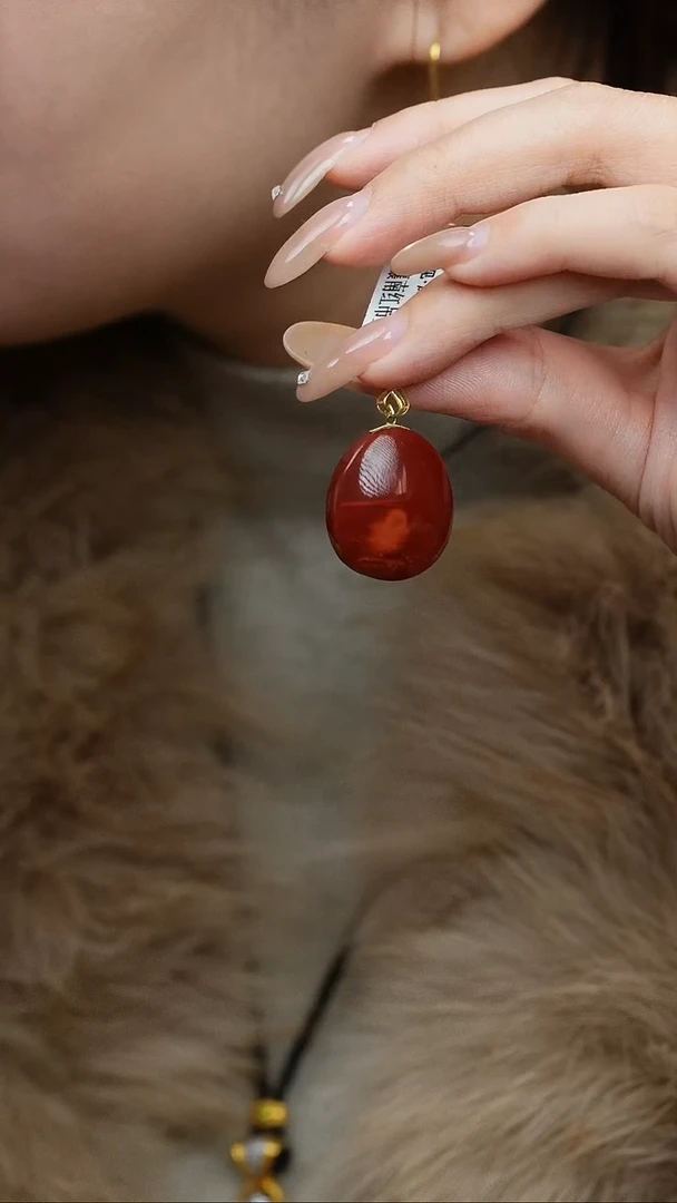 18K金镶嵌吊坠南红玛瑙D-