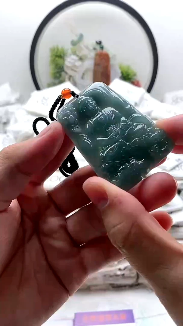 颈饰未镶嵌翡翠大日如来