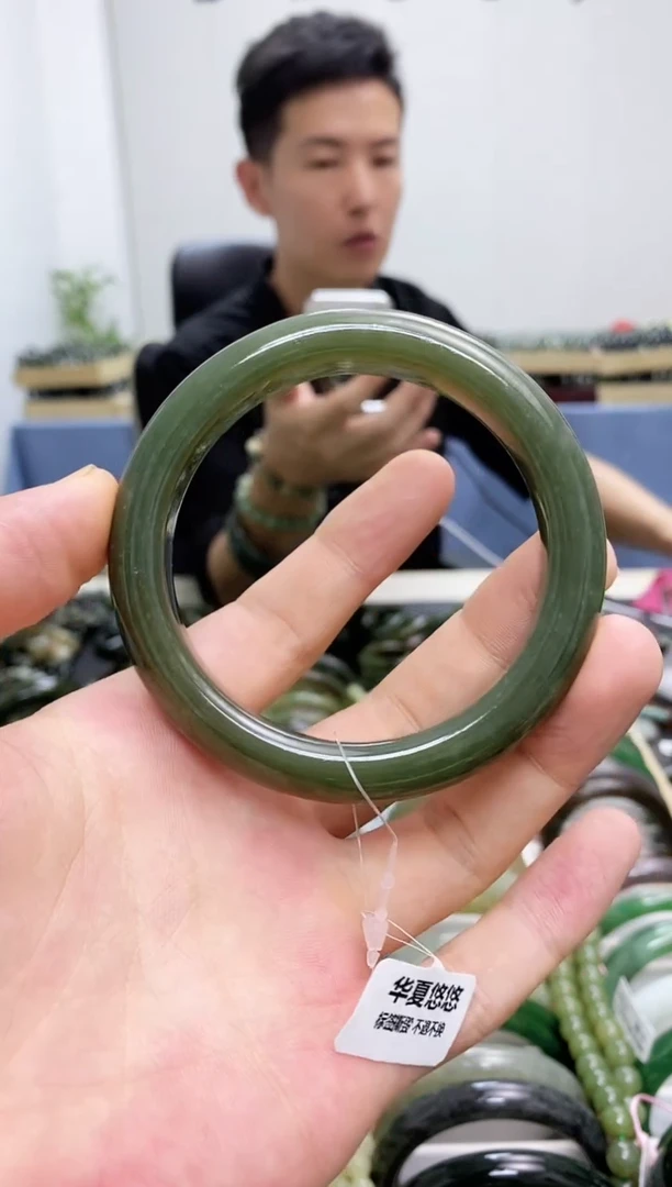 和田玉手镯未镶嵌60.8(13.14)