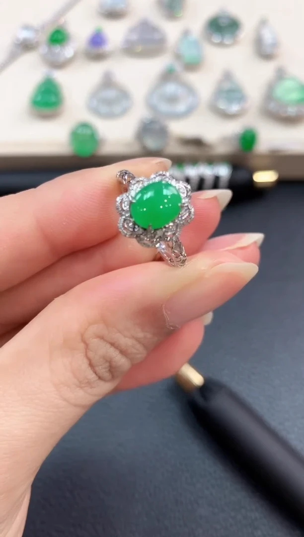 【闪购商品】翡翠戒指18K金镶嵌b28