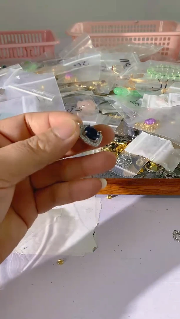 【闪购商品】水晶颈饰银S925镶嵌913红宝，蓝宝，多样性发一件赠链