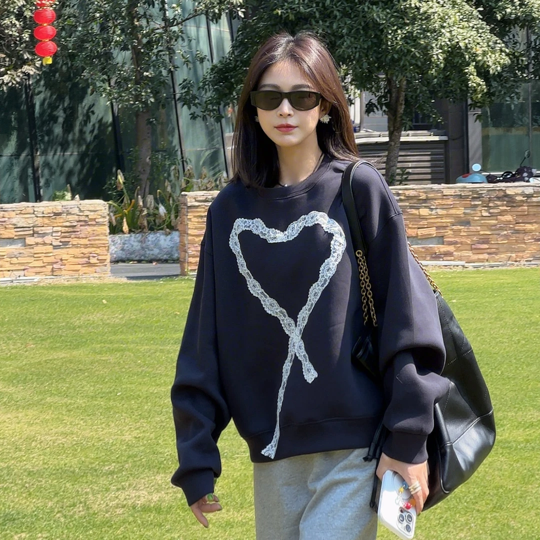 LYXZ x 大小与【星语心愿】春季新款小众淑女蕾丝爱心圆领卫衣76867