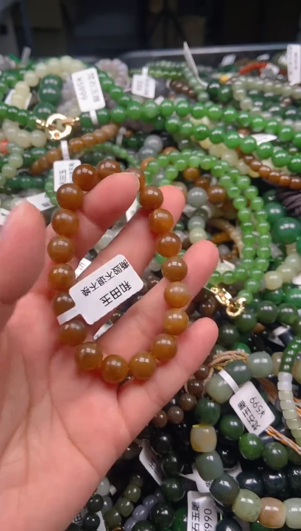 和田玉未镶嵌颈饰1