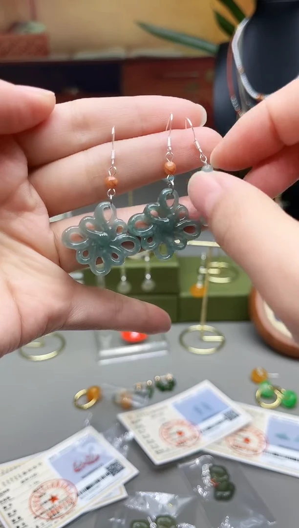 未镶嵌翡翠耳饰翡翠中国结