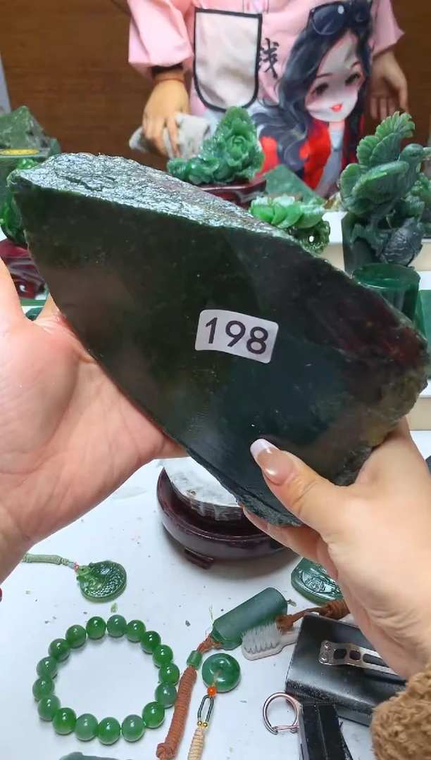 未镶嵌和田玉摆件1