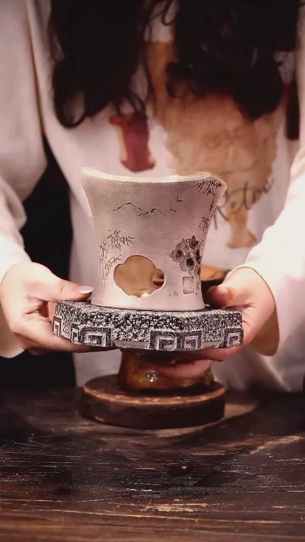 纯手工白泥三峰雕刻炉