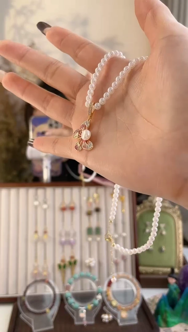 铜合金无铜合金无七彩蝴蝶项链