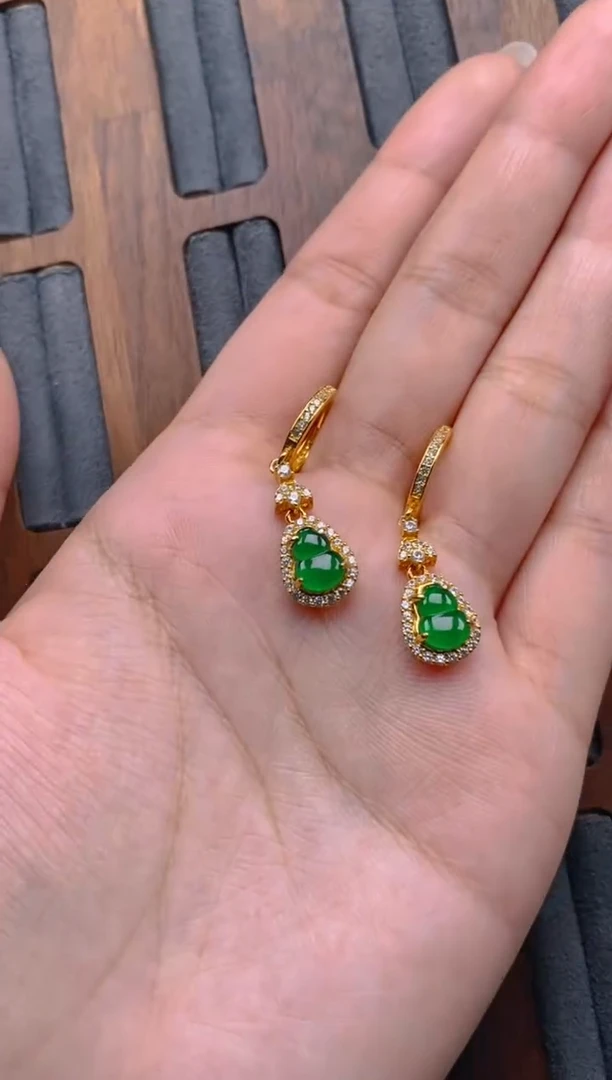 银S925镶嵌翡翠耳饰葫芦耳钉